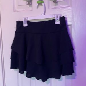 Frilled black skort